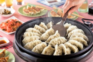 ご存知でした？餃子を作って家族みんなに福到来！