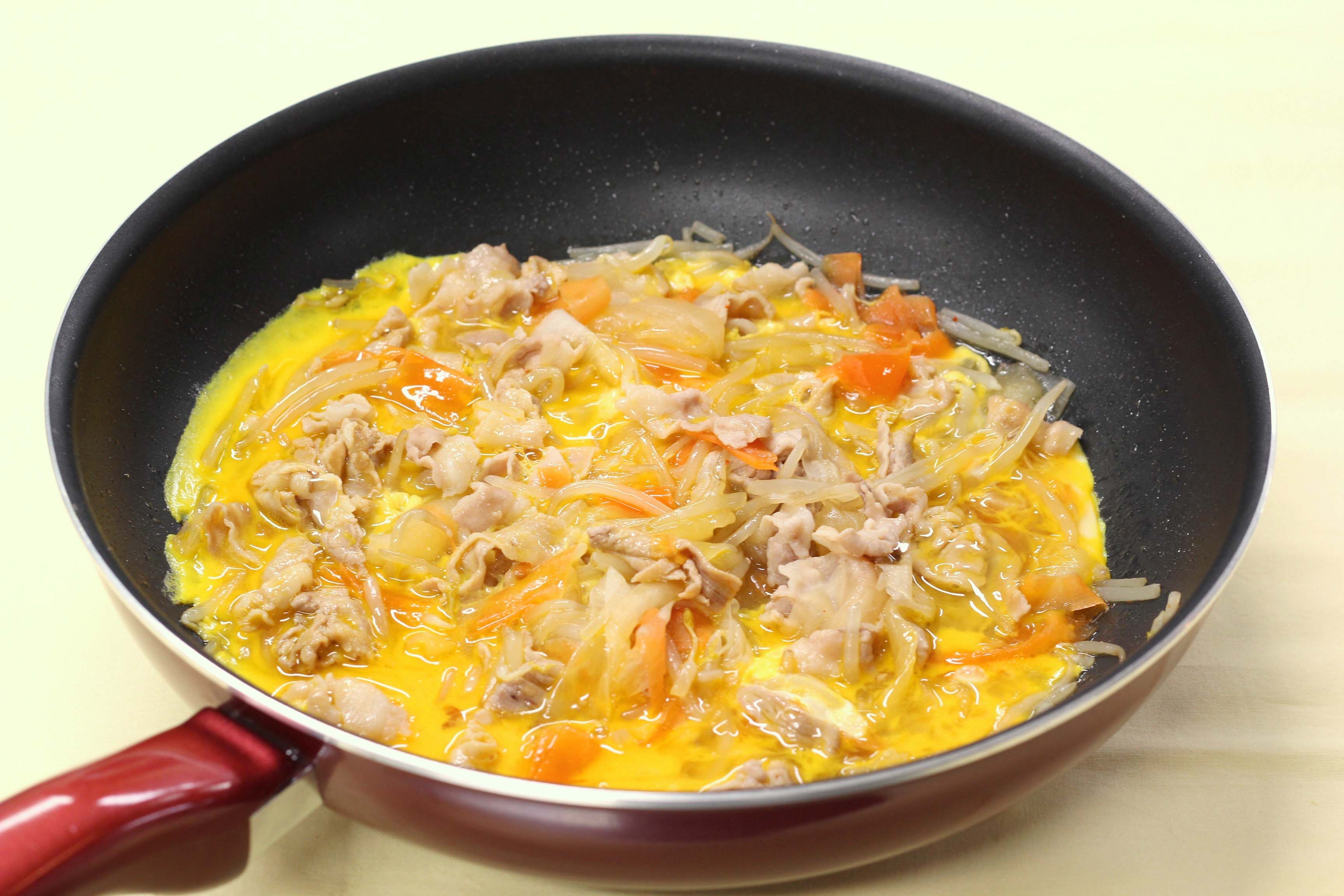 豚バラ大根の卵とじ丼のレシピ・作り方・献立｜豚バラ薄切り肉やご飯を使った料理｜味の素パークの【レシピ大百科】