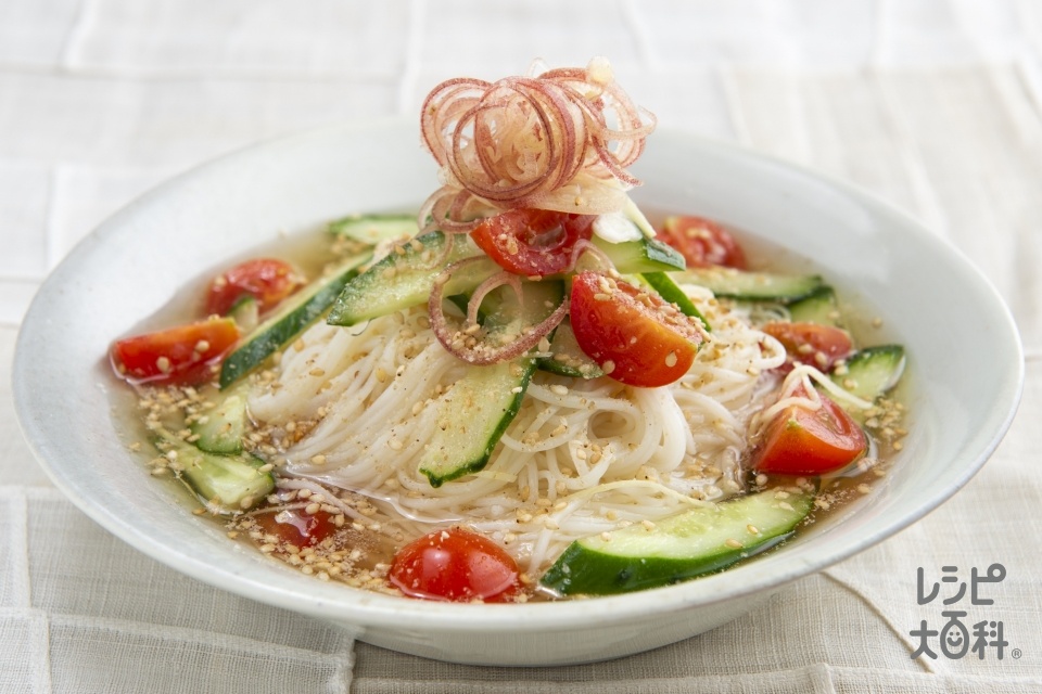 きゅうりとトマトのネングそうめん（韓国風）(そうめん+きゅうりを使ったレシピ)