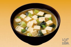 「具たっぷり味噌汁」豆腐