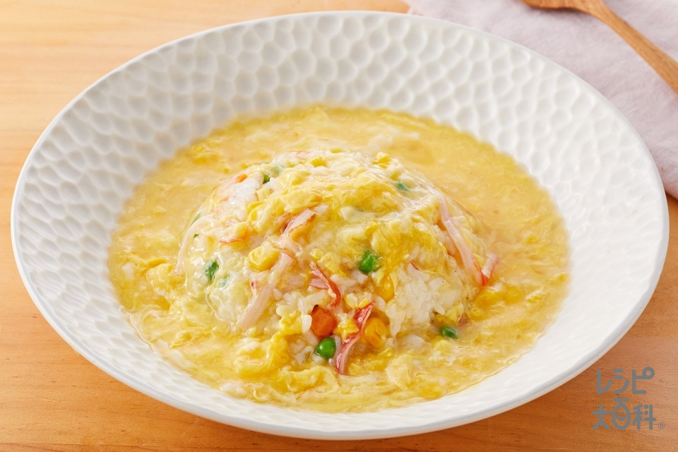 ふわふわ卵のあんかけチャーハン(ご飯+かに風味かまぼこを使ったレシピ)