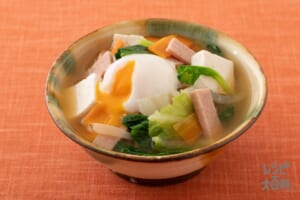 沖縄風みそ汁のレシピ 作り方 味の素パーク の料理 レシピサイト レシピ大百科 木綿豆腐やポークランチョンミートを使った料理