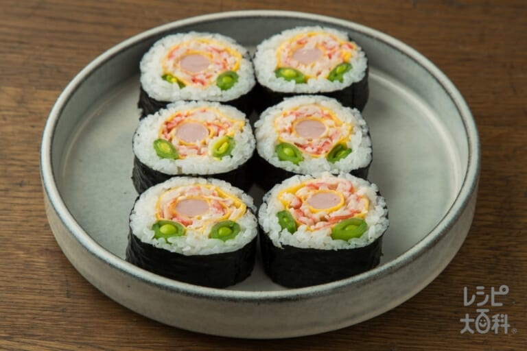 お花のサラダ風巻き寿司～魚肉ソーセージ～