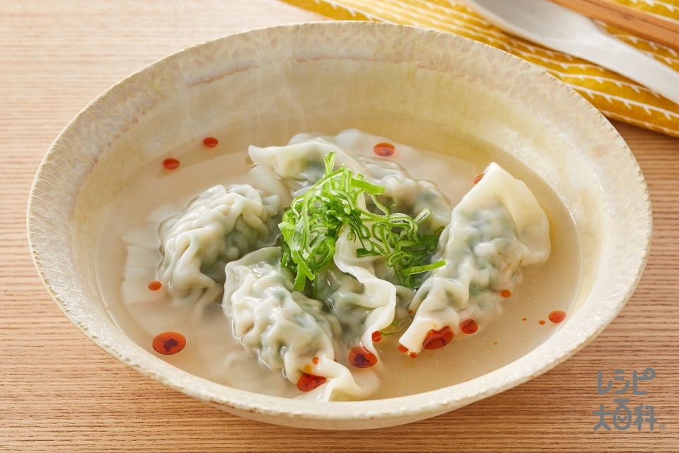 パワフルにら餃子スープ(餃子の皮+豚ひき肉を使ったレシピ)