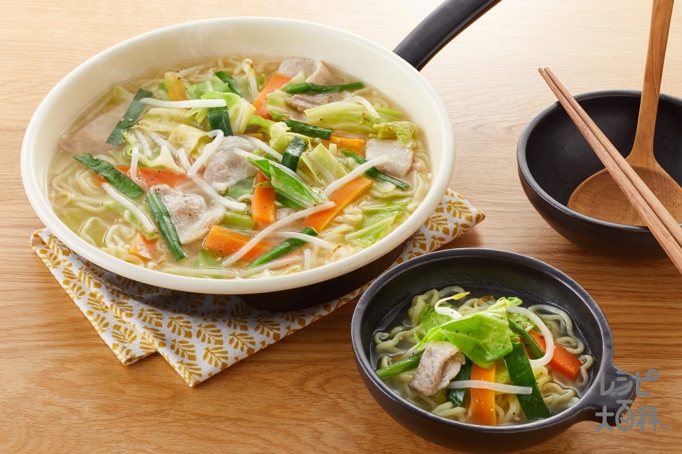 鍋の〆 豚バラキャベツの炒め鍋で作るタンメン(中華ゆでめんを使ったレシピ)
