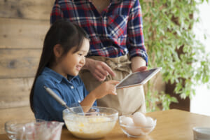 レシピ×ドリルのいい関係「あじのも帳」で親子の対話を