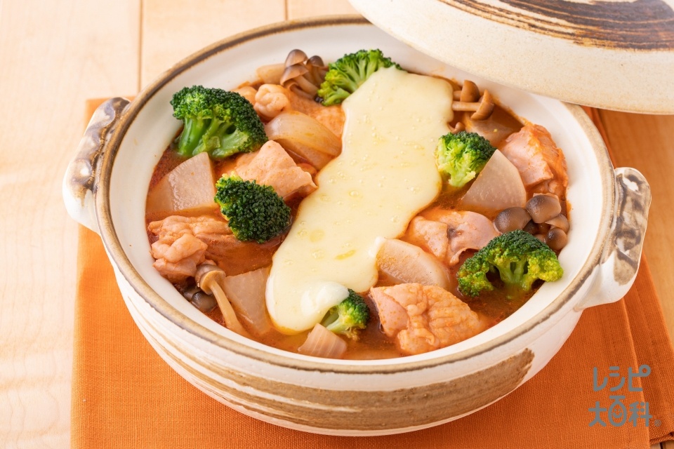 タッカルビ風大根キムチーズ鍋(鶏もも肉+大根を使ったレシピ)