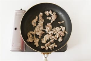 豚肉とキャベツの簡単コンソメ炒めのレシピ 作り方 レシピ大百科 レシピ 料理 味の素パーク 豚もも薄切り肉やキャベツを使った料理 豚肉とキャベツの簡単コンソメ炒めのレシピ 作り方 レシピ大百科 レシピ 料理 味の素パーク 豚もも薄切り肉やキャベツを使った料理