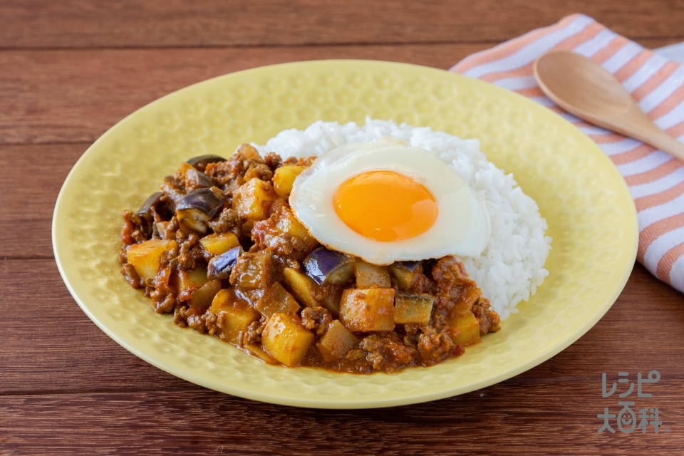 ゴロゴロ野菜の無水キーマカレー(合いびき肉+じゃがいもを使ったレシピ)