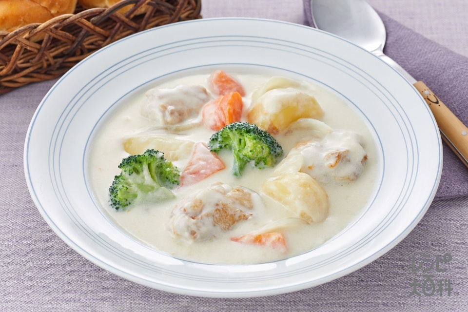チキンクリームシチュー 塩分控えめ の献立 副菜 水菜のサラダ 副菜 きゅうりとラディッシュのレンジピクルス 献立 メニュー 味の素パーク たべる楽しさを もっと