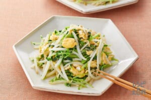 豆苗ともやしのふわとろ卵炒め<塩分控えめ>
