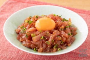 うま辛!マグロユッケ
