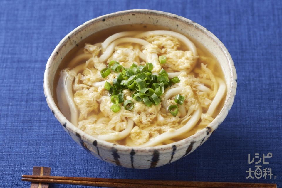 あごだし醤油のかき卵うどん(ゆでうどん+卵を使ったレシピ)