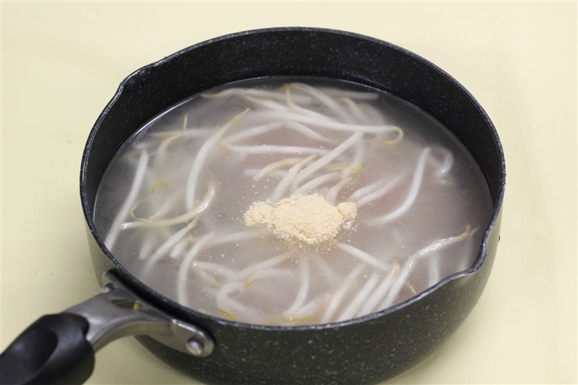 ベーコンともやしの簡単スープ　やってみ!!の作り方_2_1