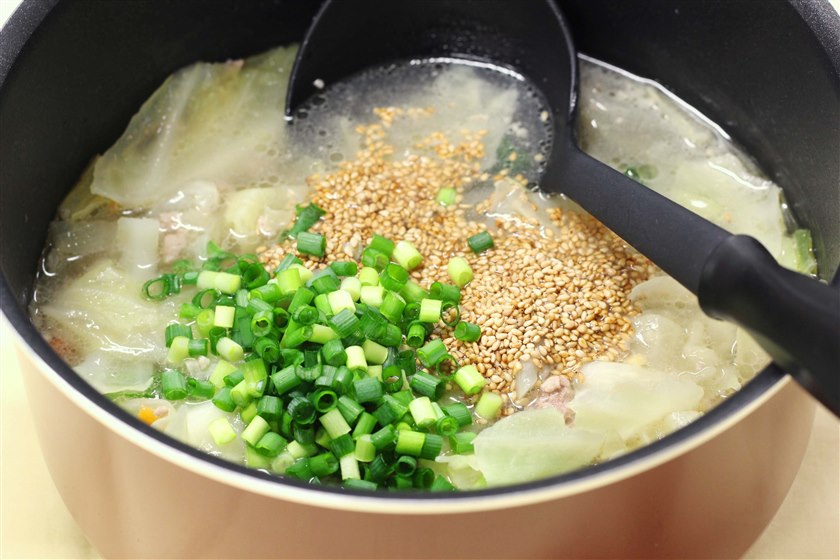 たっぷり野菜のネギごまスープの作り方_2_0