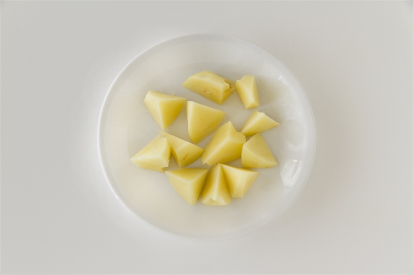 豚肉とじゃがいもの簡単おみそ汁の作り方_0_2