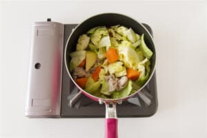 たっぷり野菜の簡単コンソメ煮の作り方_1_1