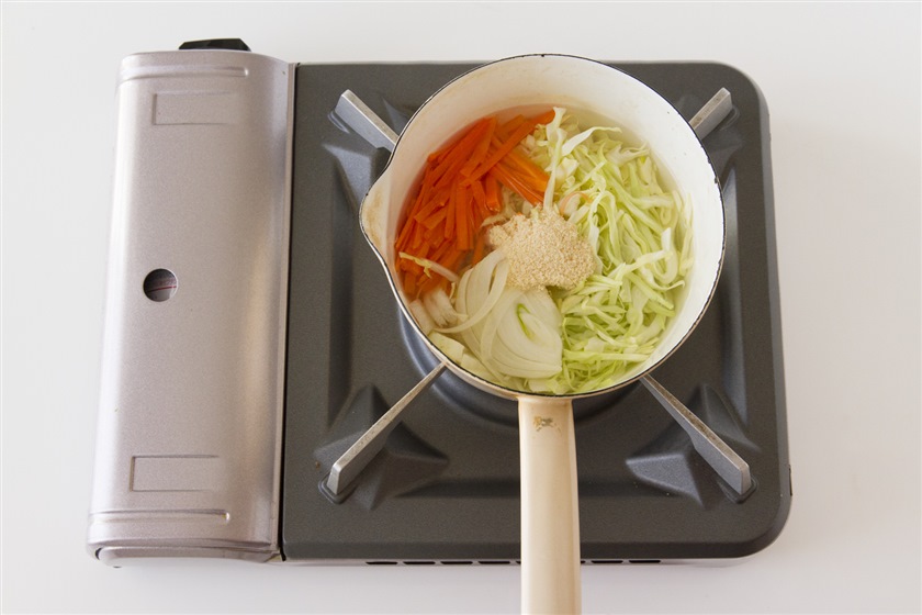 豚肉とせん切り野菜の簡単中華風スープの作り方_1_1