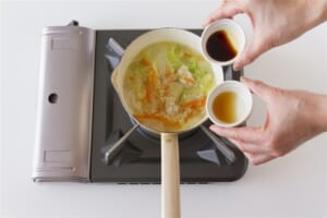 豚肉とせん切り野菜の簡単中華風スープの作り方_1_0
