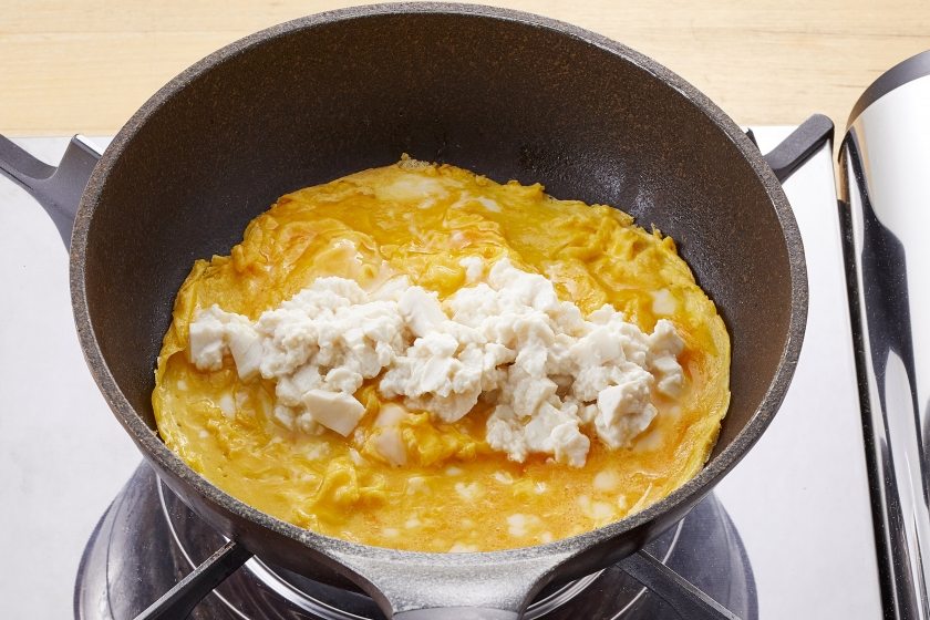 豆腐オムレツ　きのこの香味バター炒めがけの作り方_1_1