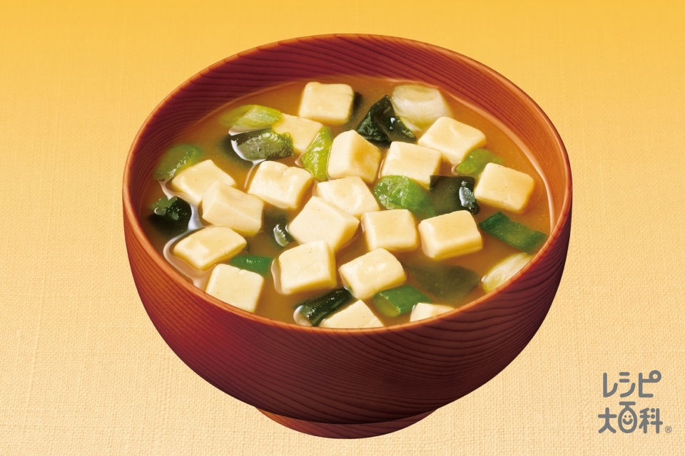 「具たっぷり味噌汁」豆腐　減塩