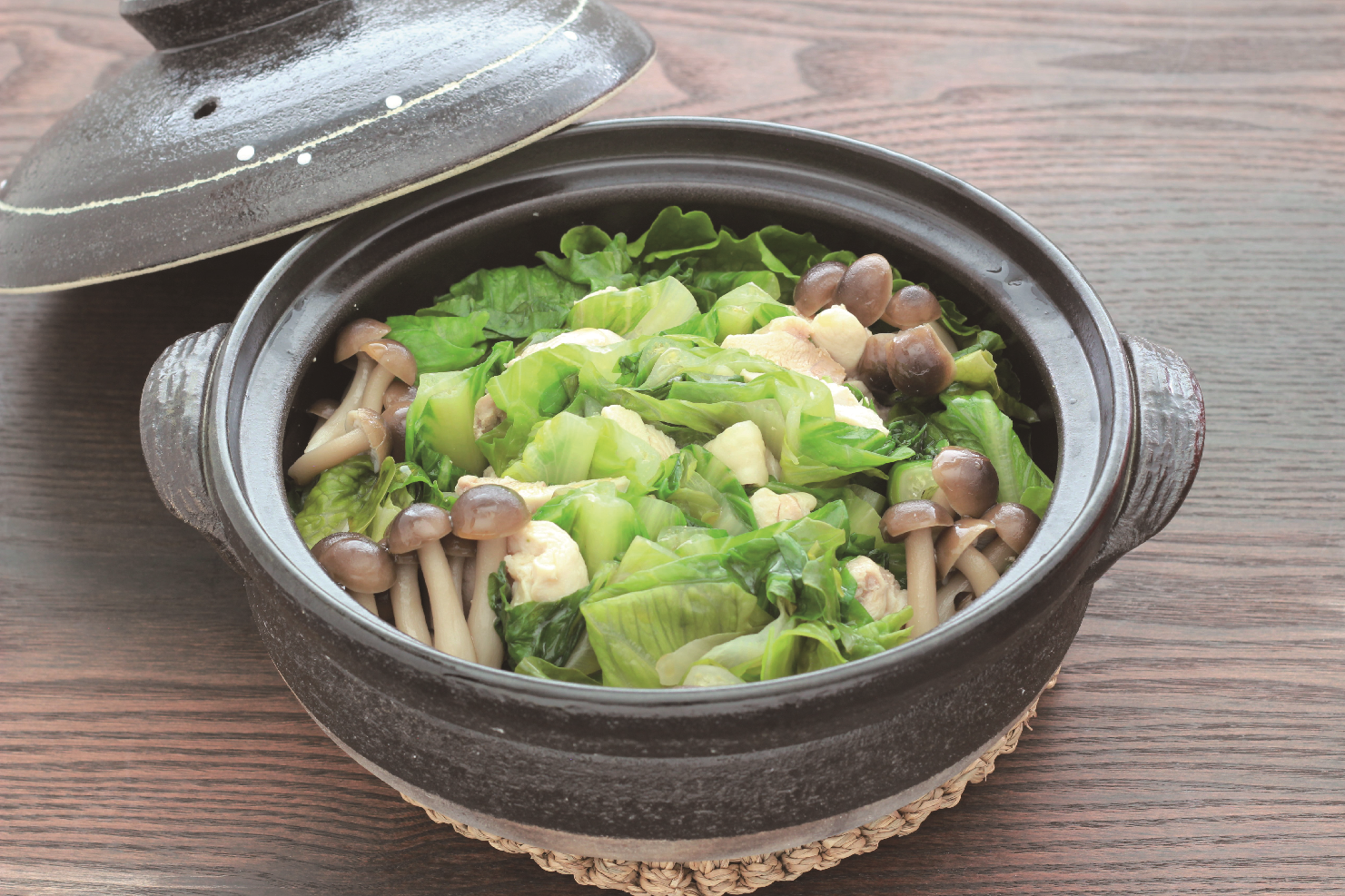 ロメインレタスの鶏だし蒸し鍋