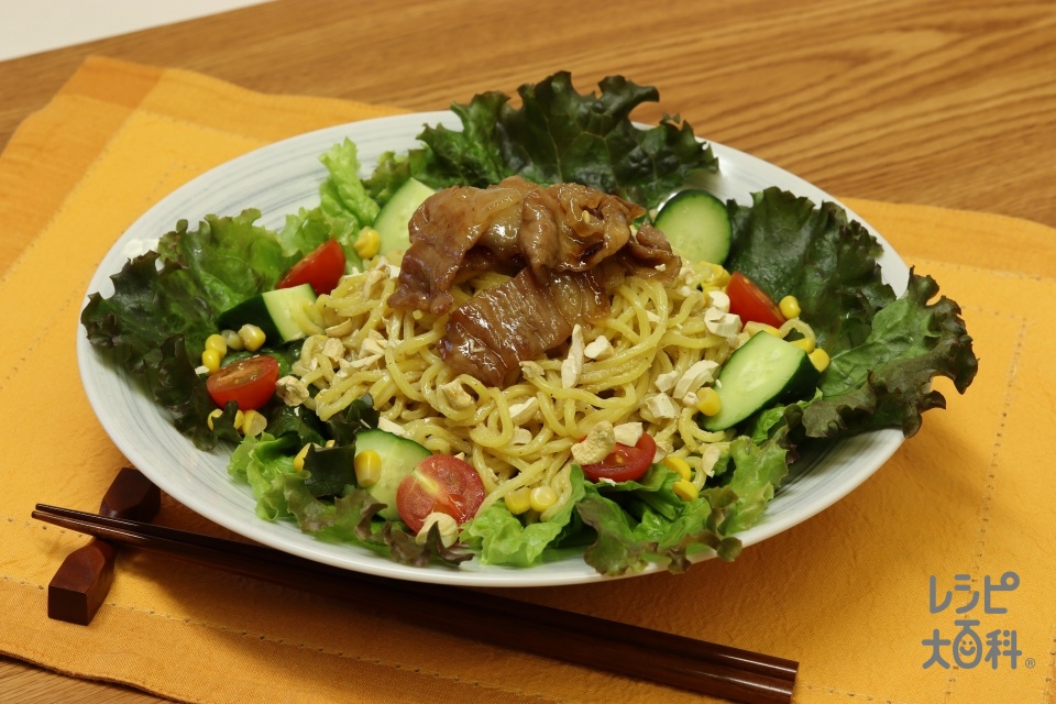 豚丼風ラーメンサラダ(中華生めん+豚もも肉を使ったレシピ)