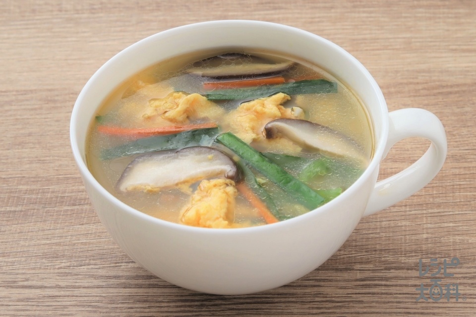 ふわふわ卵の中華スープ(にんじん+溶き卵を使ったレシピ)