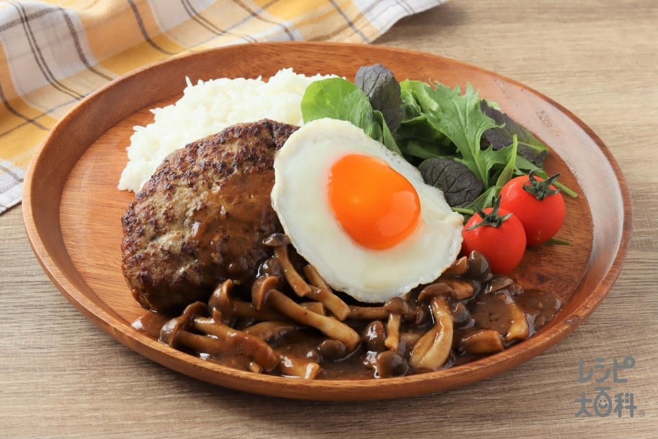 ブラウンソースのロコモコ丼(合いびき肉+ご飯を使ったレシピ)