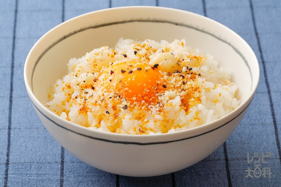 コンソメチーズＴＫＧ(ご飯+卵を使ったレシピ)