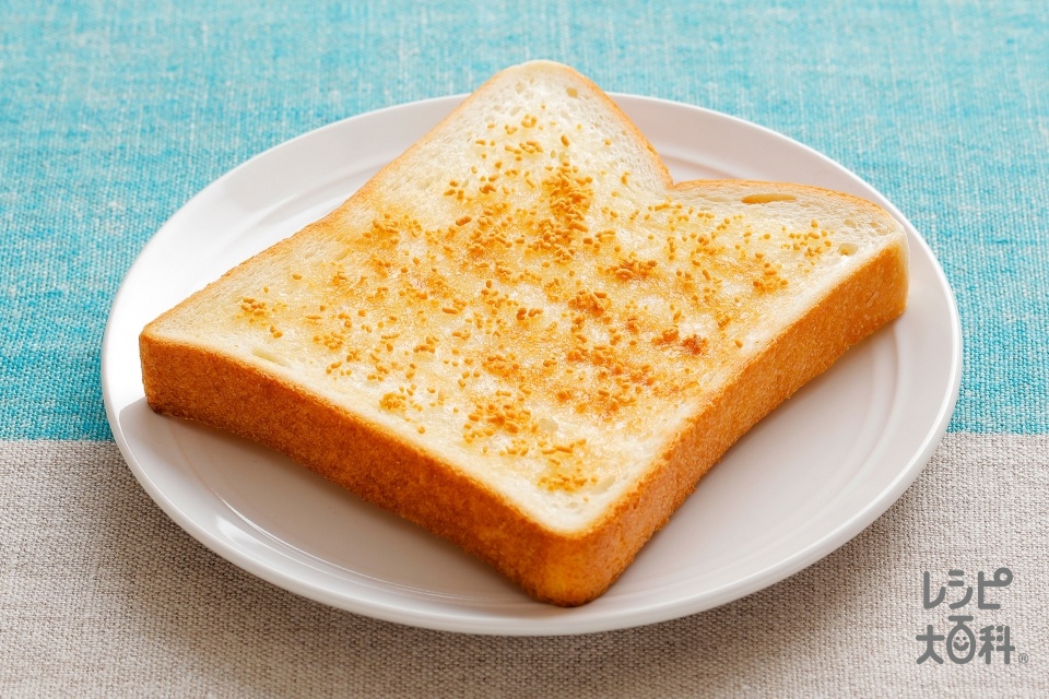コンソメバタートースト(食パン6枚切りを使ったレシピ)