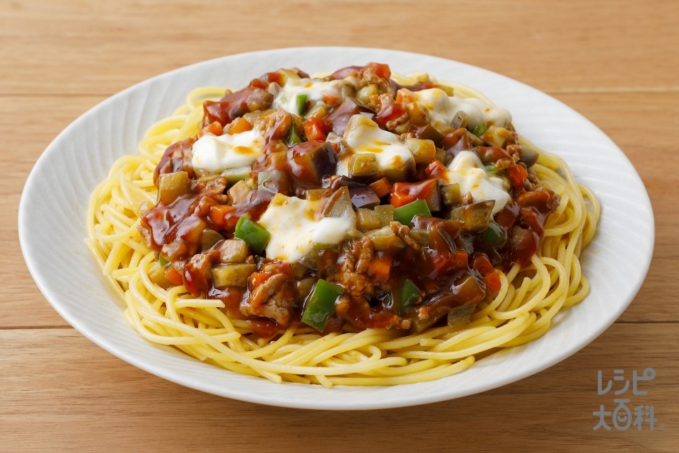マーボロネーゼ(スパゲッティ+モッツァレラチーズを使ったレシピ)