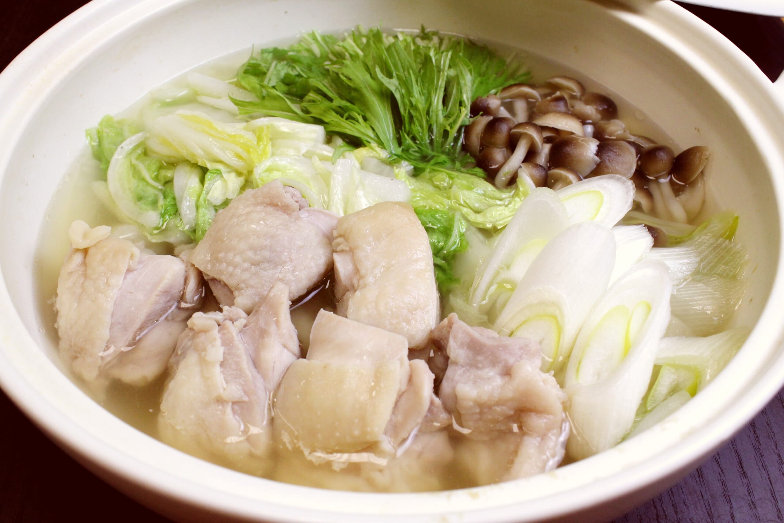 丸鶏スープ鍋