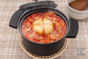 丸ごと玉ねぎのトマト鍋