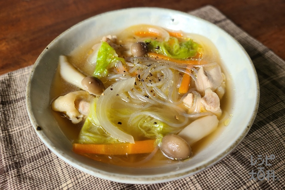 白菜と鶏肉の春雨スープ(鶏もも肉+白菜を使ったレシピ)