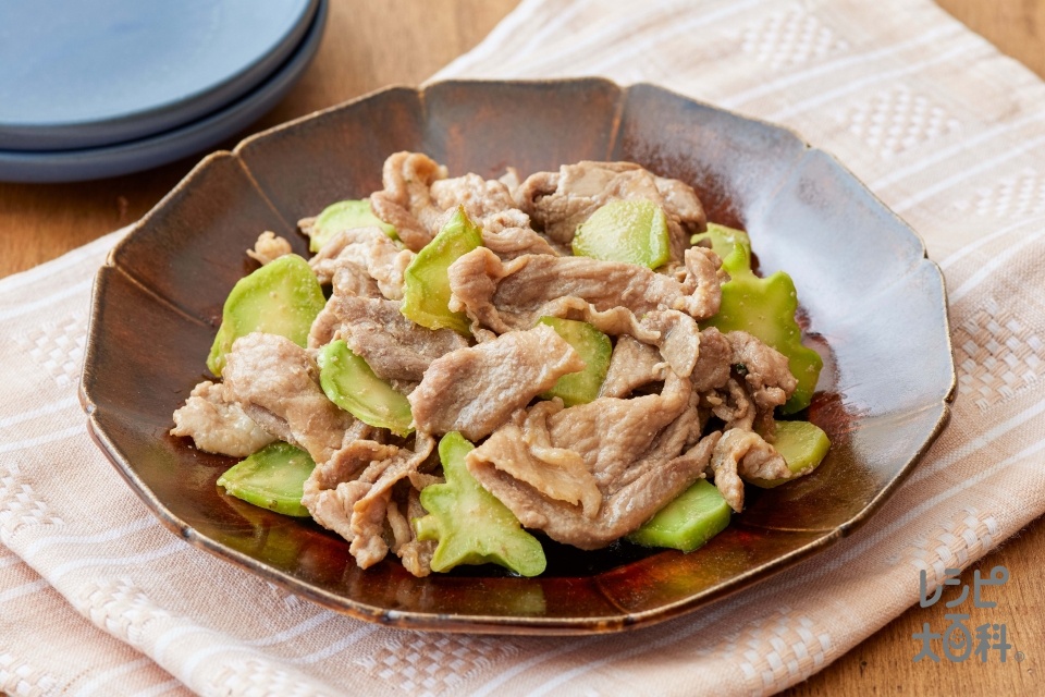 豚肉とブロッコリーの茎のザーサイ風炒め(豚こま切れ肉+ブロッコリーの茎を使ったレシピ)