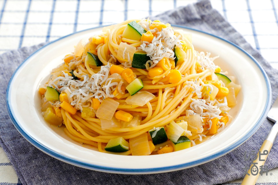 夏野菜としらすのペペロンチーノ(スパゲッティ+しらす干しを使ったレシピ)