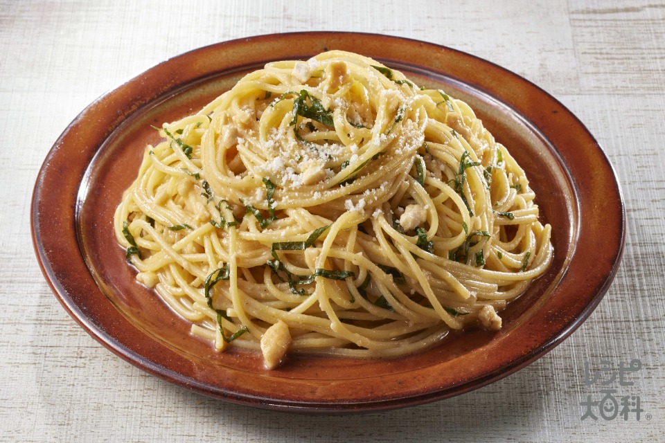 大葉ナッツチーズパスタ(スパゲッティ+青じそを使ったレシピ)