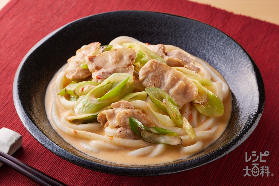 担々うどん(ゆでうどん+豚バラ薄切り肉を使ったレシピ)