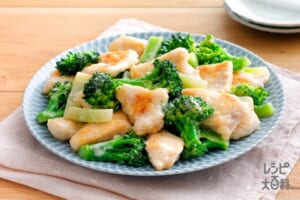 鶏むね肉とブロッコリーのマヨネーズ炒め