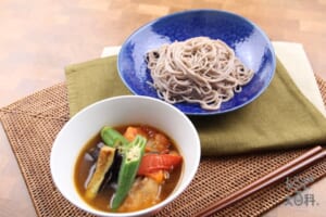 鶏肉とモリモリ夏野菜のつけそば