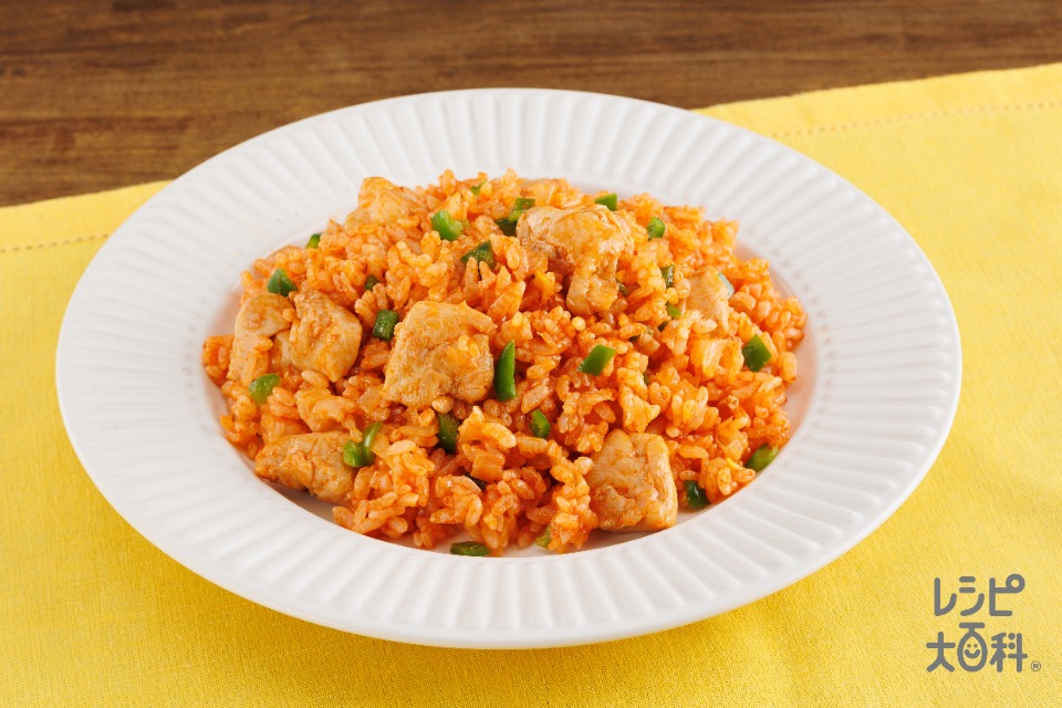 ガーリックトマトチキンライス(ご飯+鶏もも肉を使ったレシピ)