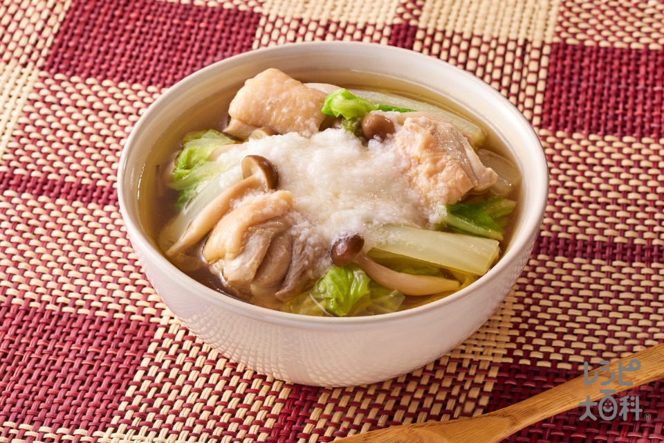 鶏ももととろろのふわとろまんぷくスープ(鶏もも肉+白菜を使ったレシピ)