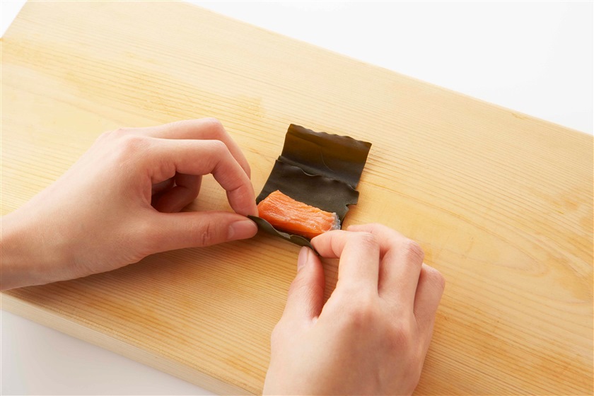 甘塩鮭のこんぶ巻きの作り方_3_1