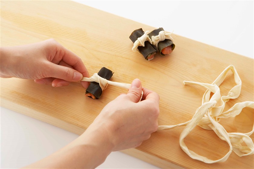 甘塩鮭のこんぶ巻きの作り方_3_2