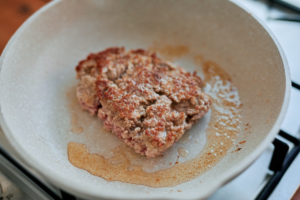 豚ひき肉かたまり焼き野菜炒めの作り方_1_1