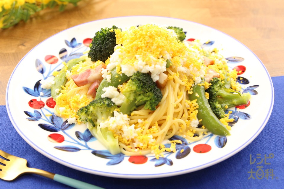 ブロッコリーとスナップえんどうのミモザパスタ(スパゲッティ+厚切りベーコンを使ったレシピ)