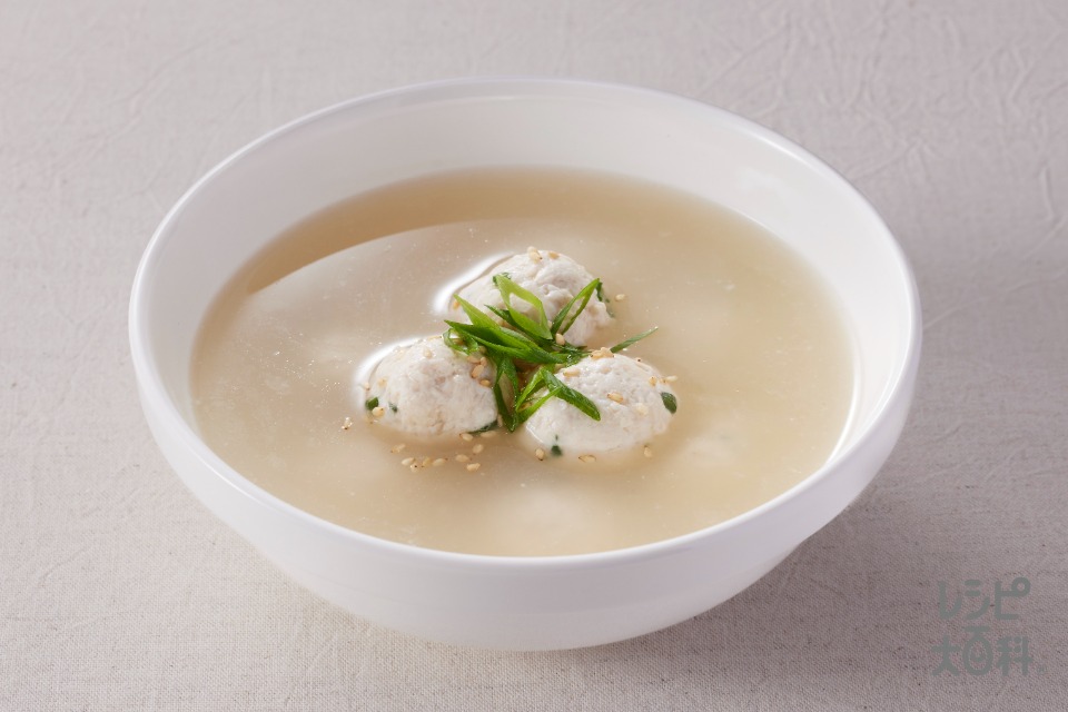 鶏団子の白湯スープ