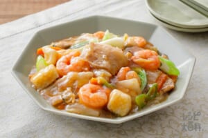 やみつき海鮮八宝菜風
