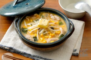 豚肉ともやしのプロテインみそバター鍋